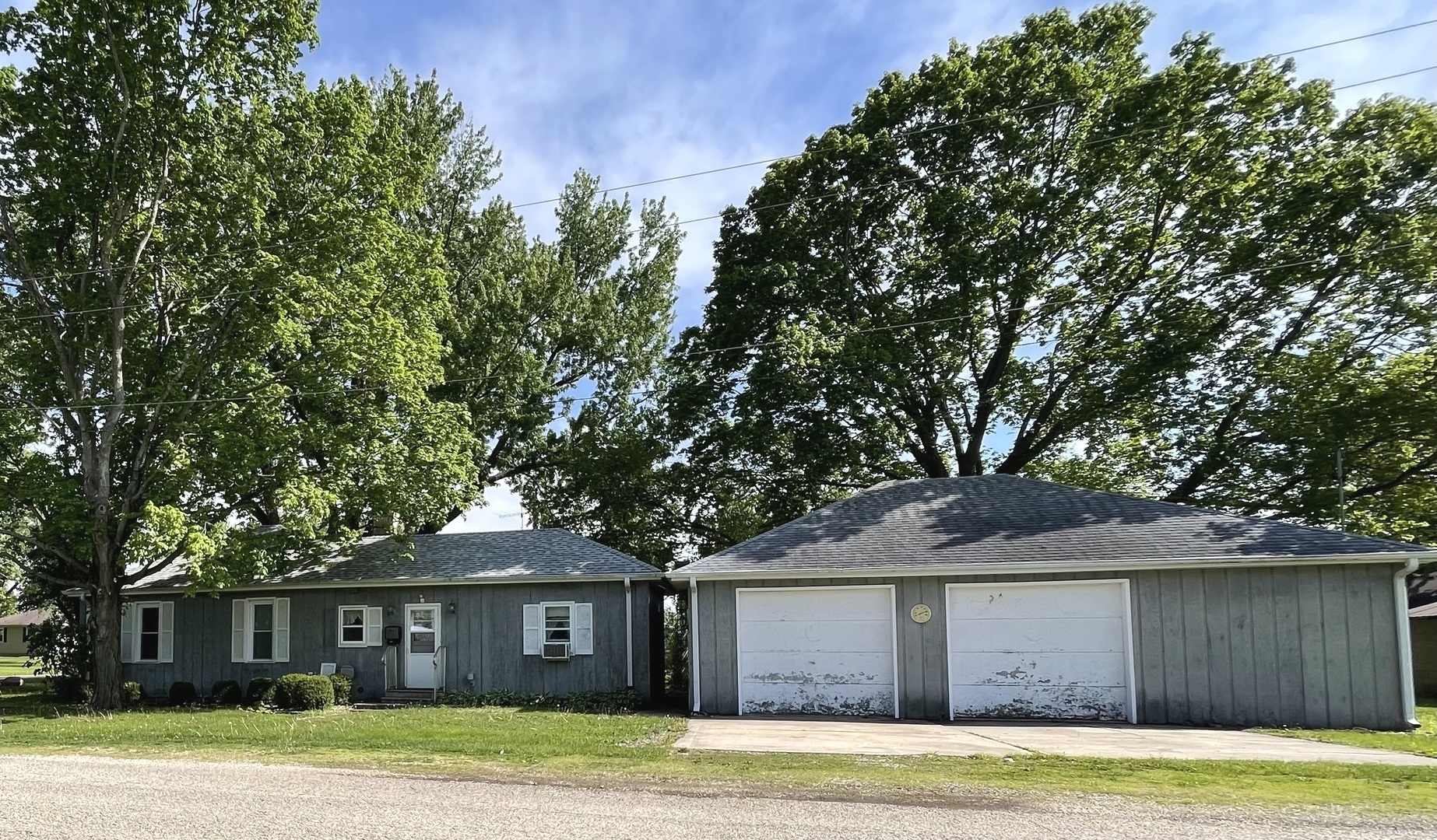 301 Elm Street Property Photo 1