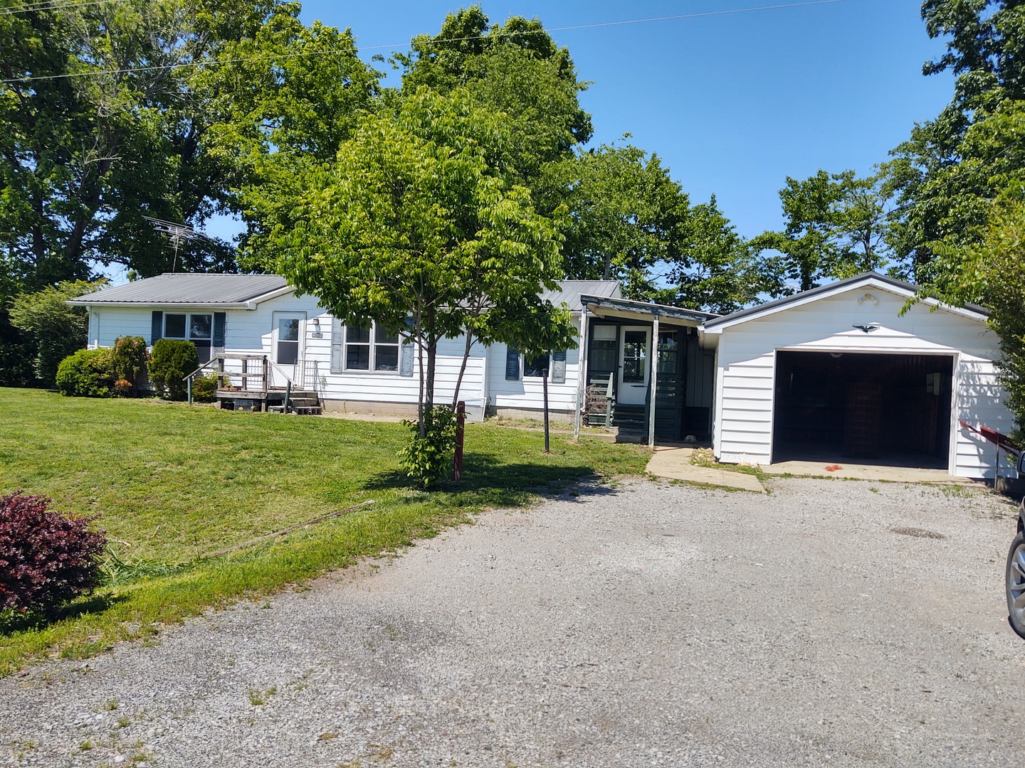 1045 Ozark Road Property Photo 3