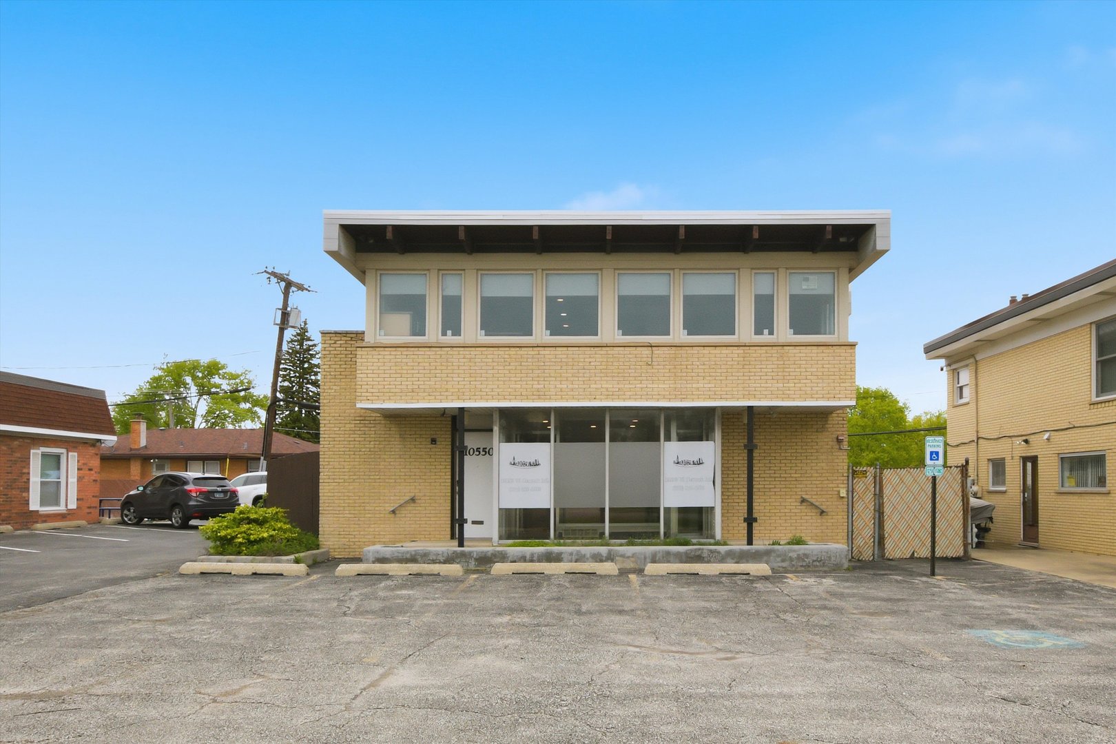 10550 W Cermak Road Property Photo 1