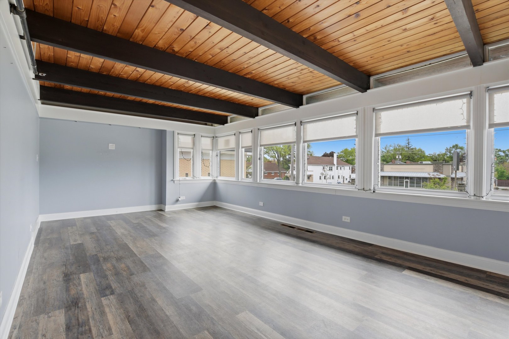 10550 W Cermak Road Property Photo 23