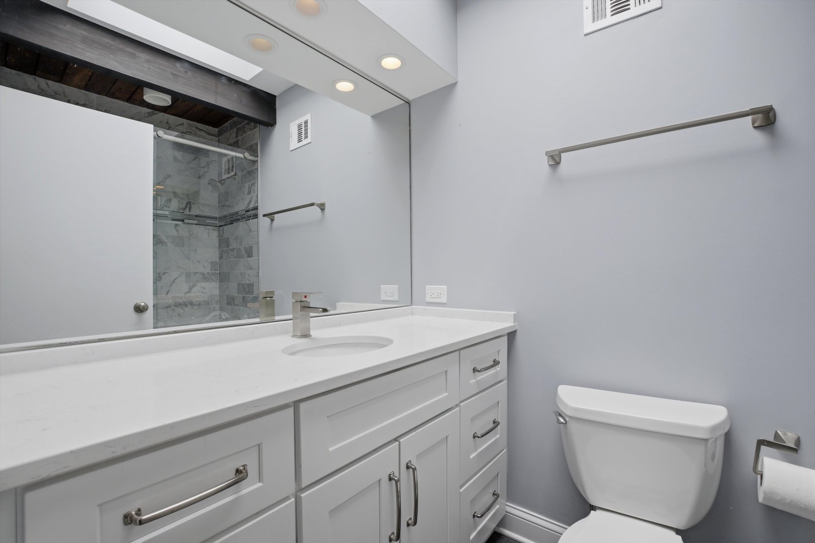 10550 W Cermak Road Property Photo 31