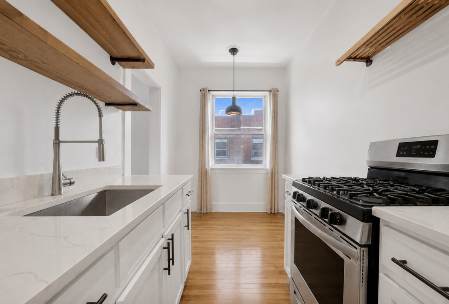 1329 W Addison Street 3a Property Photo 8