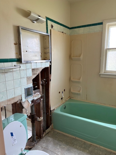 1244 Center Avenue Property Photo 7