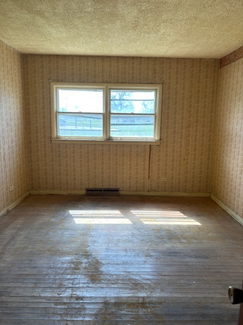 1244 Center Avenue Property Photo 8