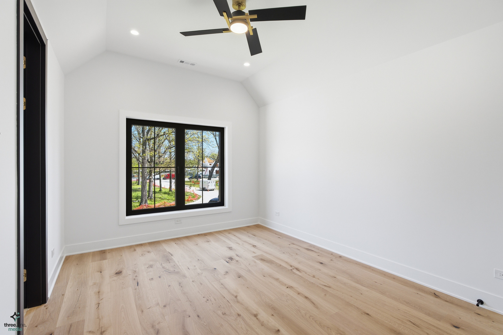 394 Forest Edge Drive Property Photo 35