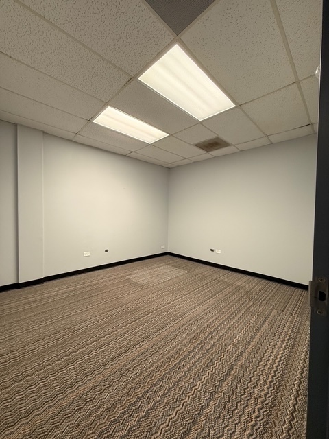 1832 S Arlington Heights Road Property Photo 6