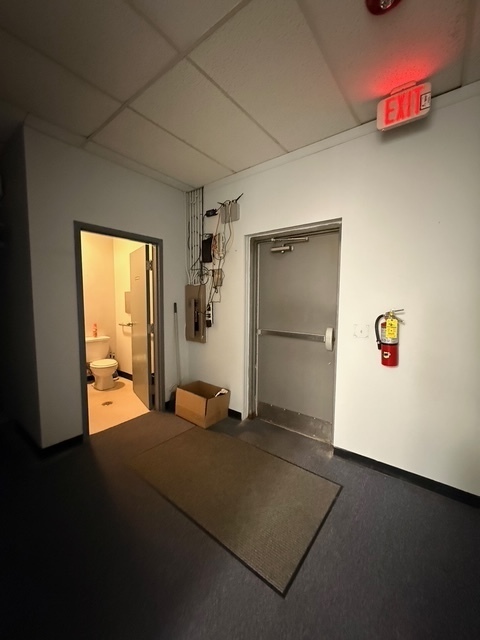 1832 S Arlington Heights Road Property Photo 10