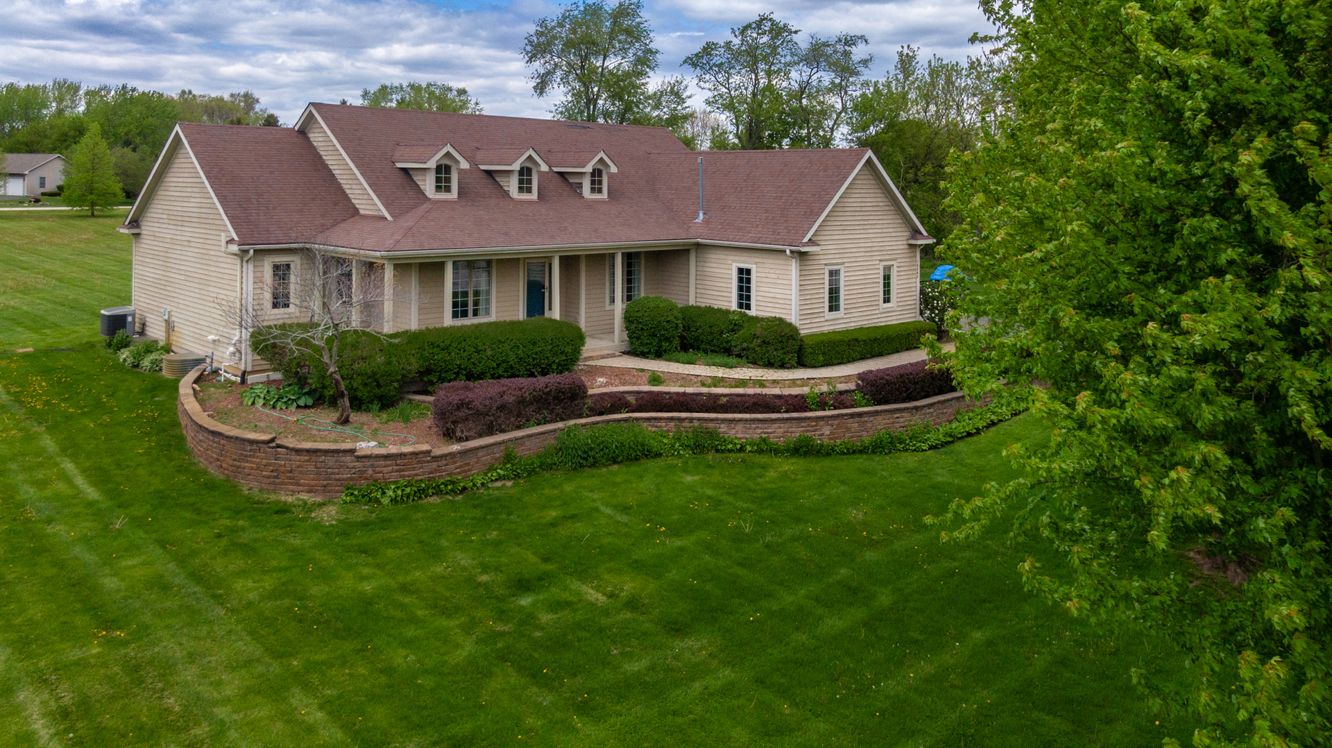 10303 Fox Bluff Lane Property Photo 1