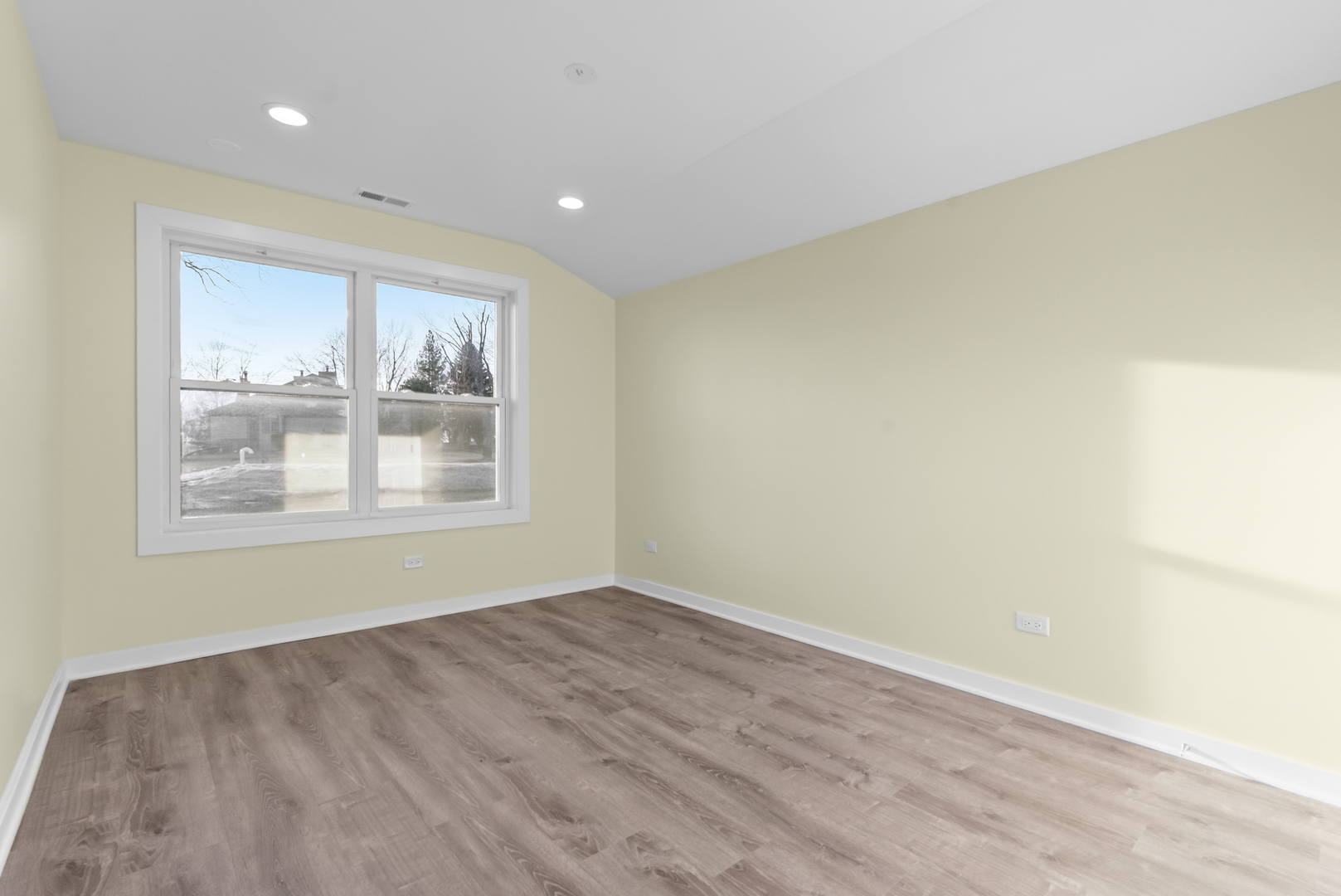 25449 W Us Highway 30 Property Photo 19