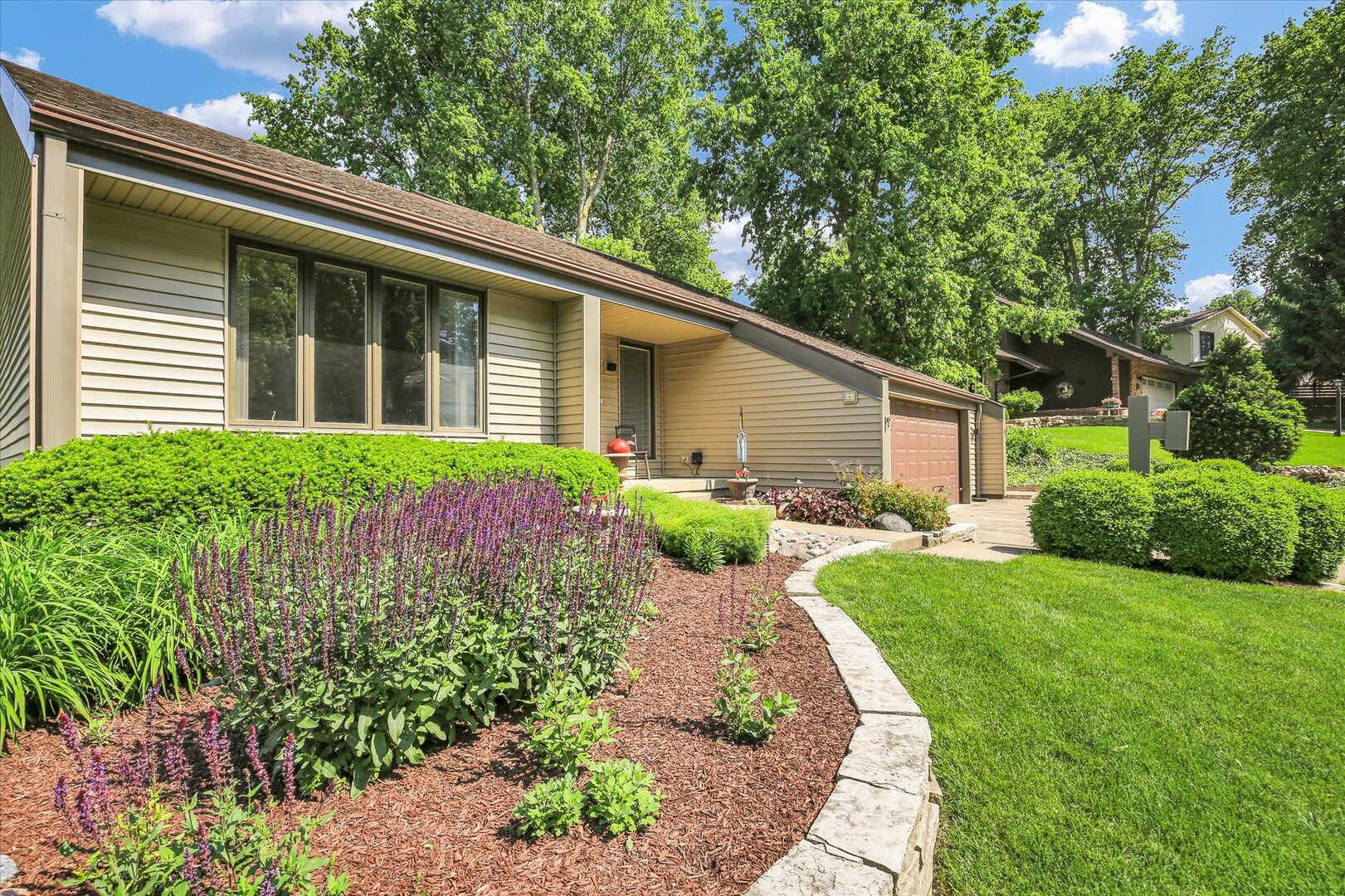 332 Indian Hills Drive Property Photo 4