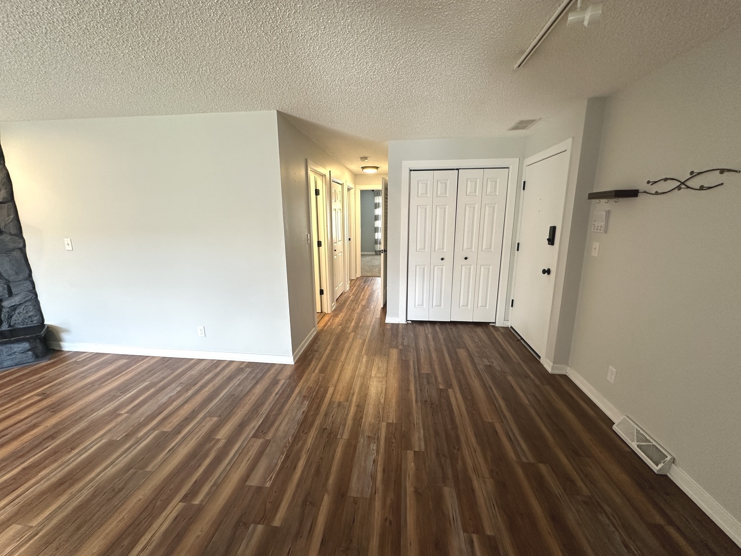 1511 Longwood Drive 1511 Property Photo 2