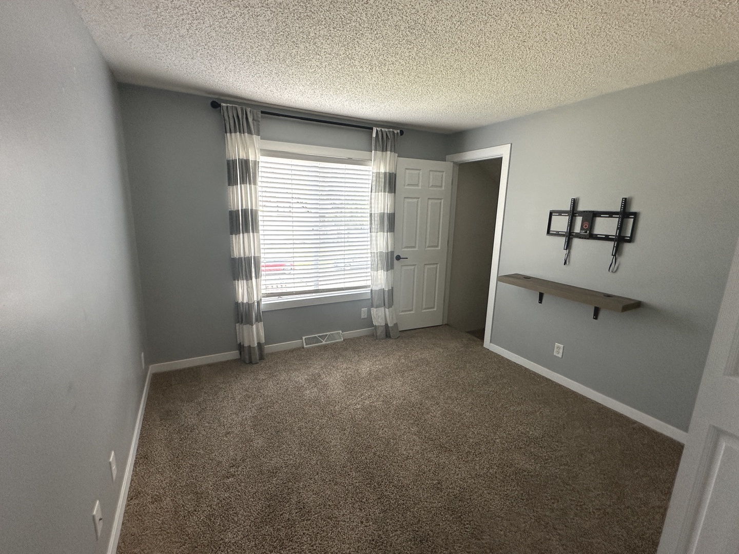 1511 Longwood Drive 1511 Property Photo 17