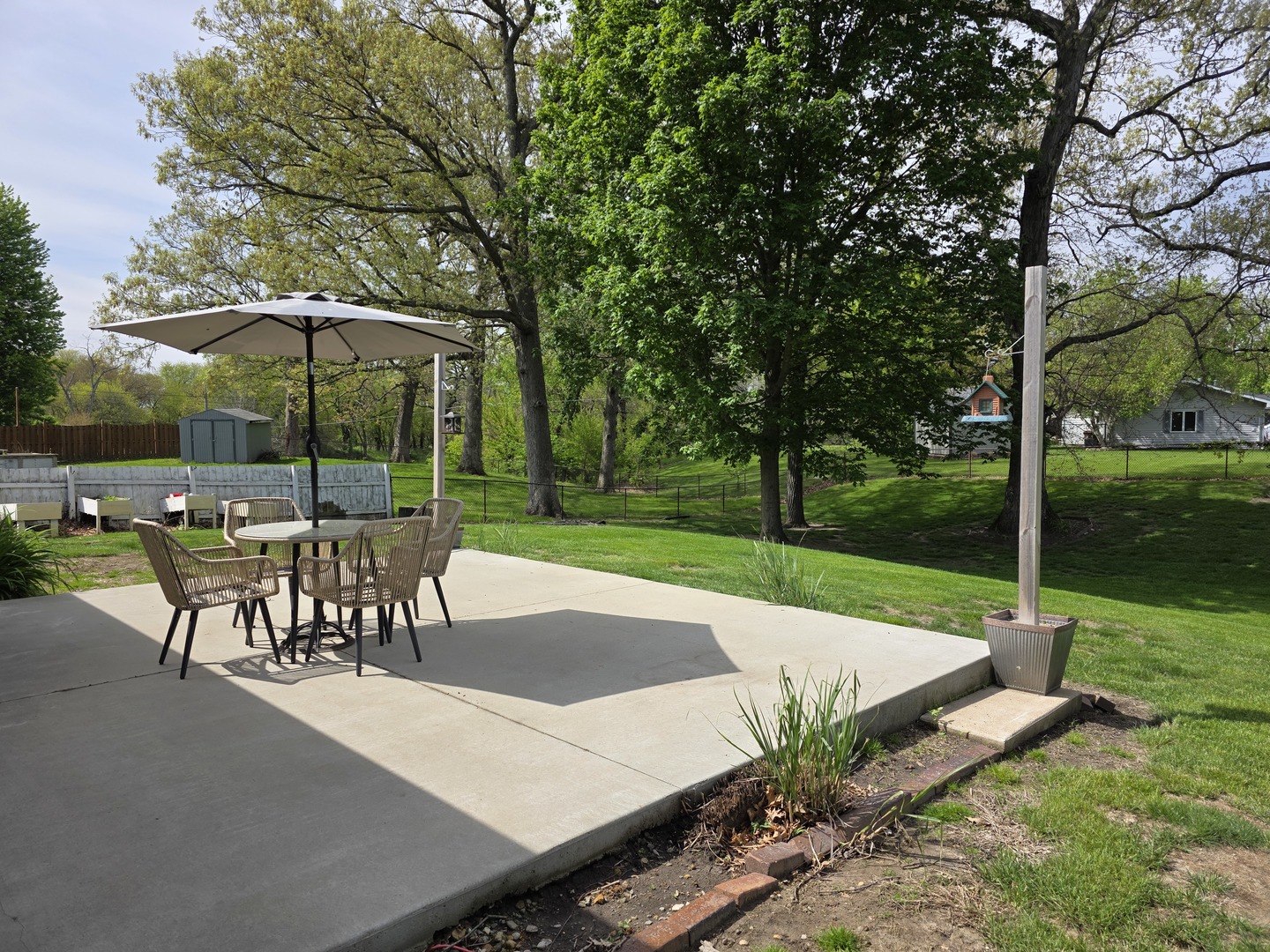 304 Tree Lane Property Photo 16