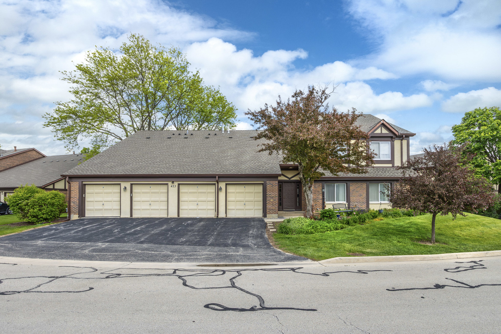423 Ramblewood Drive D Property Photo 1