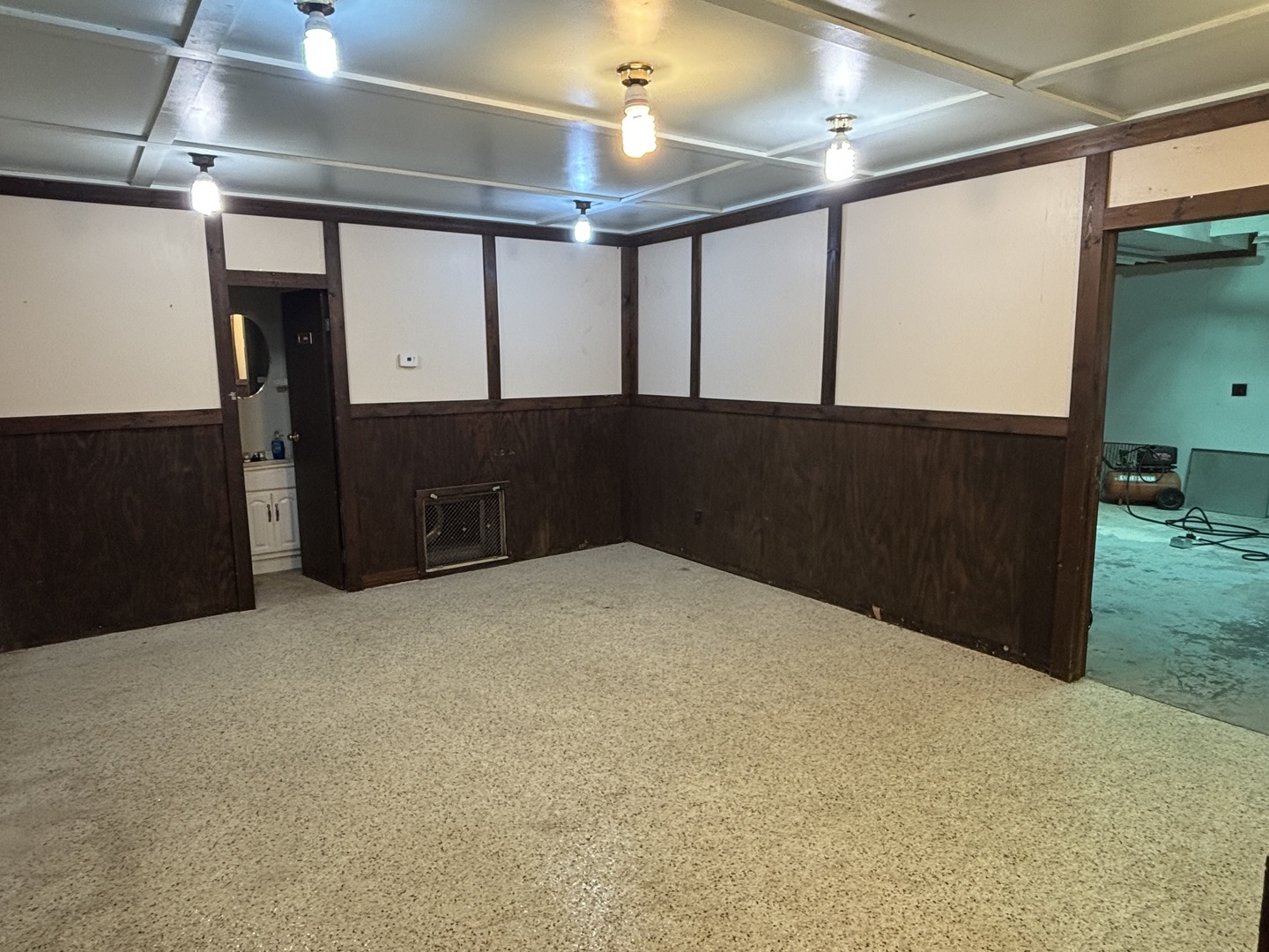 306 4th Street Property Photo 4