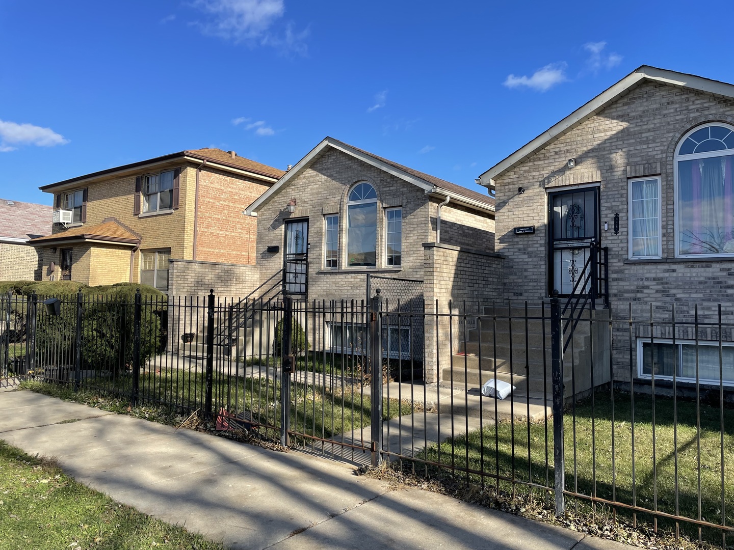 8425 S Marshfield Avenue Property Photo 3