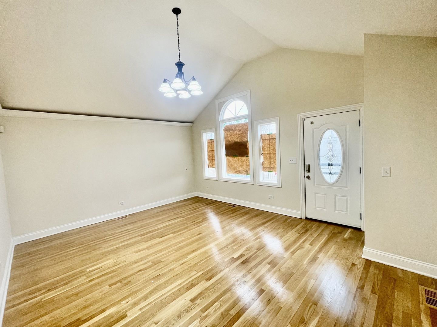 8425 S Marshfield Avenue Property Photo 4