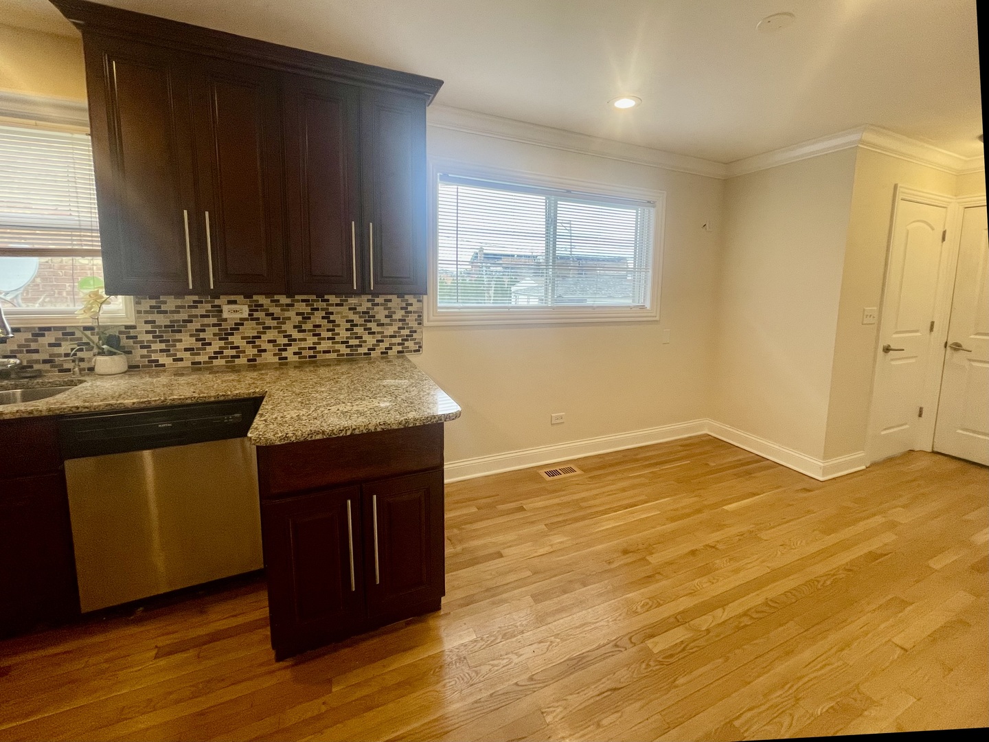 8425 S Marshfield Avenue Property Photo 10