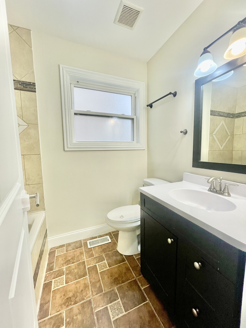8425 S Marshfield Avenue Property Photo 11