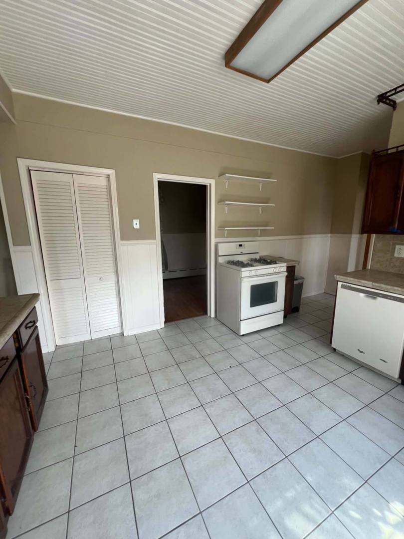 5340 W 30th Street Property Photo 6