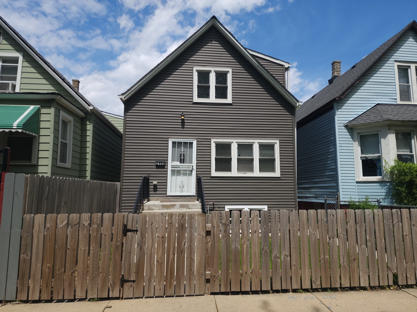 2102 W 68th Place Property Photo 1