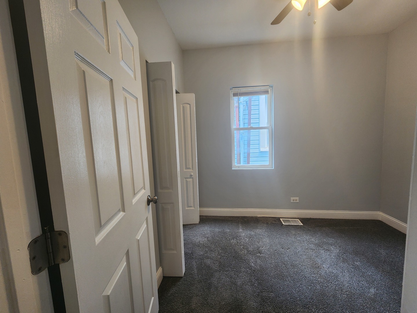 2102 W 68th Place Property Photo 5