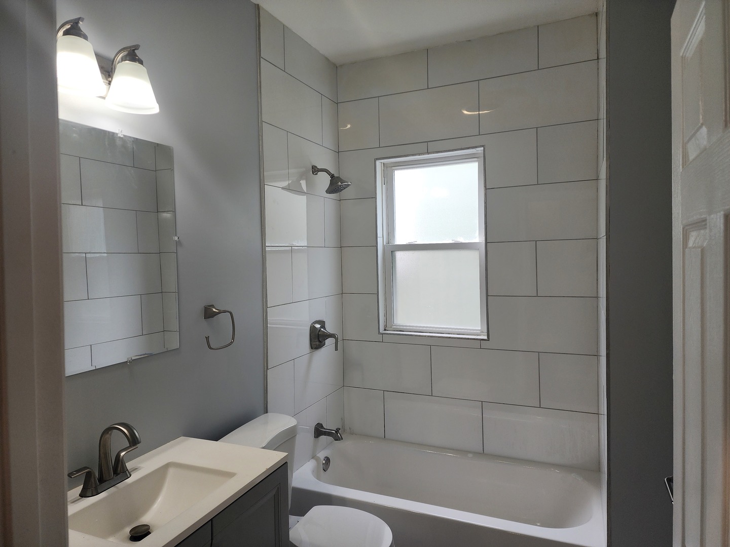2102 W 68th Place Property Photo 6