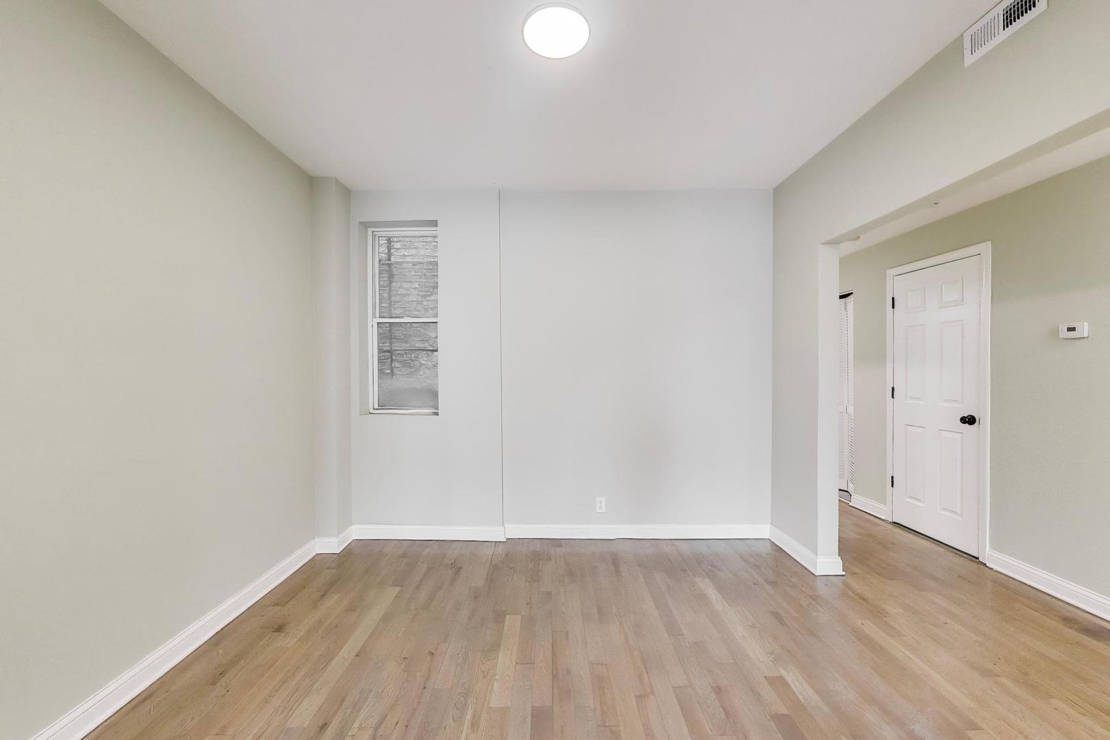 4330 S Langley Avenue Property Photo 5