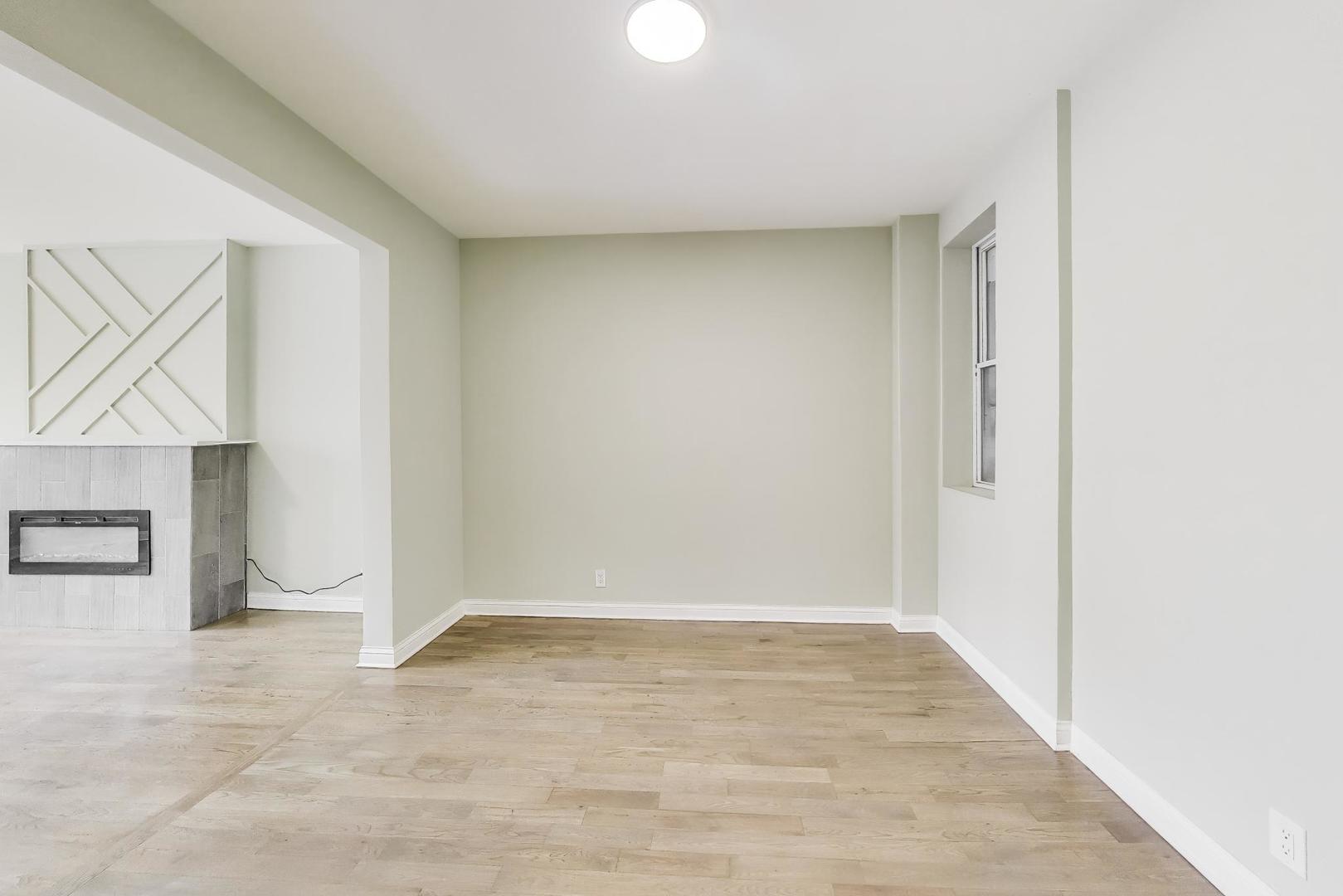 4330 S Langley Avenue Property Photo 6