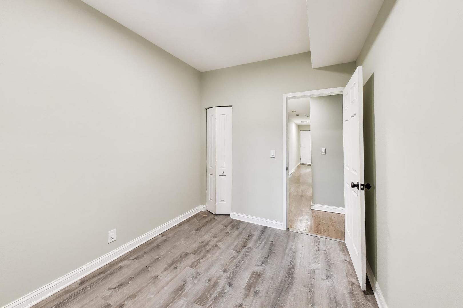 4330 S Langley Avenue Property Photo 12