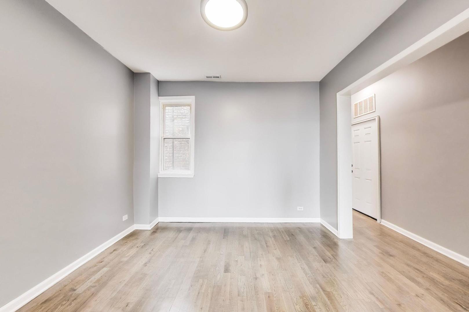 4330 S Langley Avenue Property Photo 19