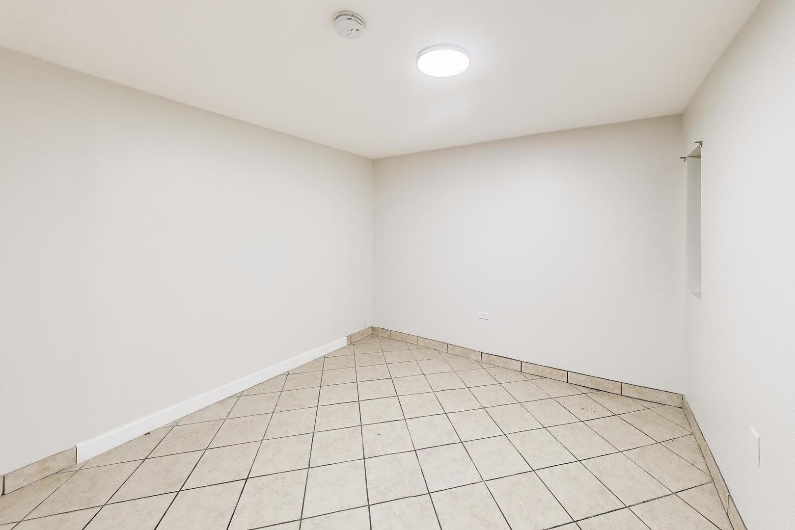 4330 S Langley Avenue Property Photo 38