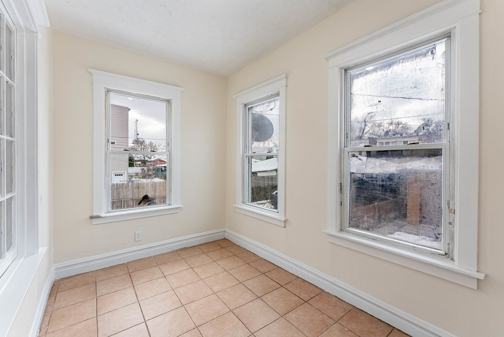2426 S Central Avenue Property Photo 12