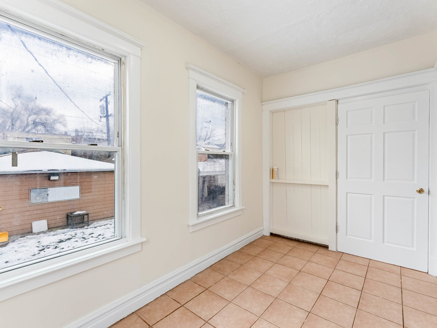 2426 S Central Avenue Property Photo 13