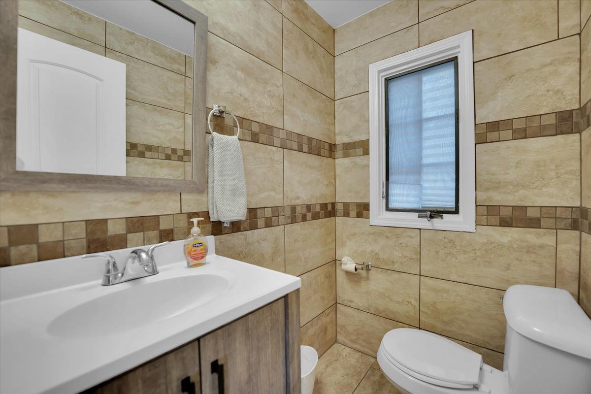 49 N Lake Avenue Property Photo 11