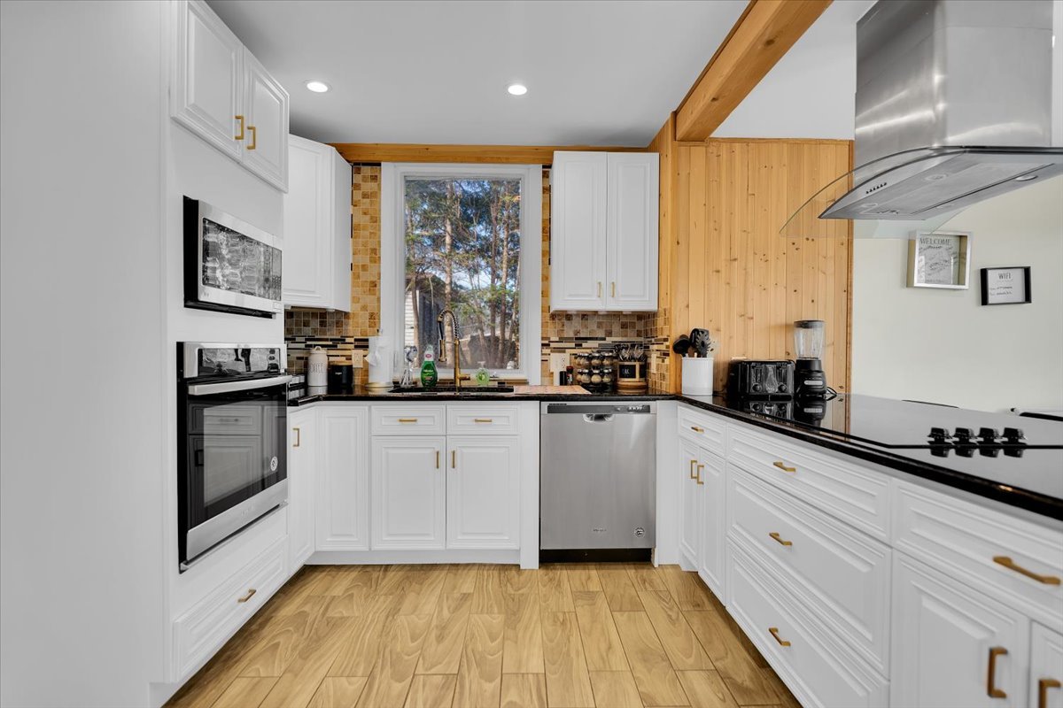 49 N Lake Avenue Property Photo 12