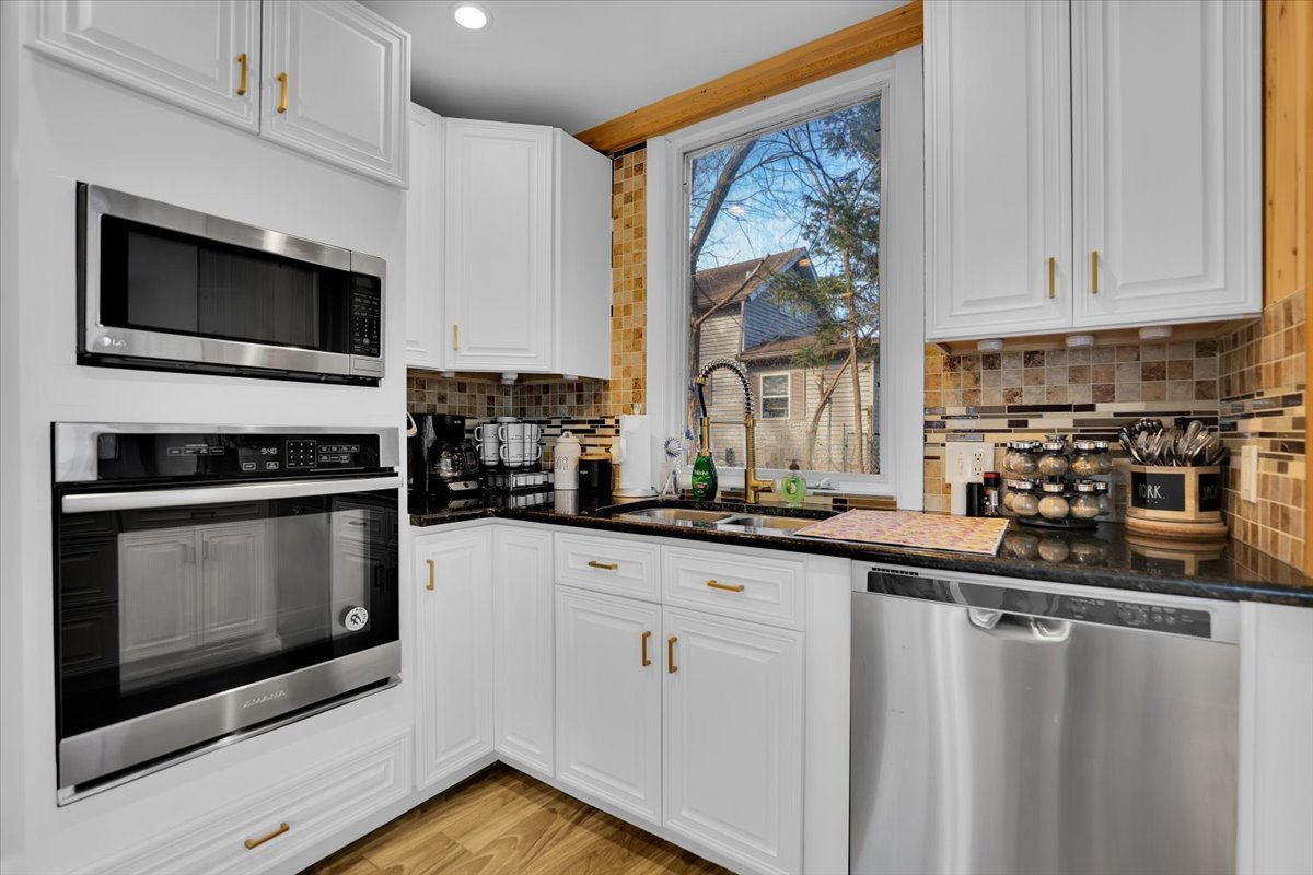 49 N Lake Avenue Property Photo 13