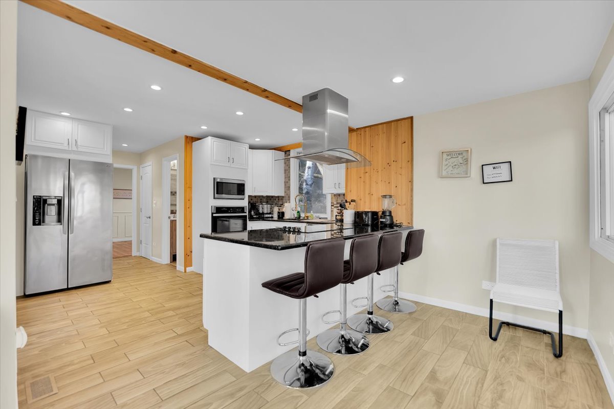 49 N Lake Avenue Property Photo 14