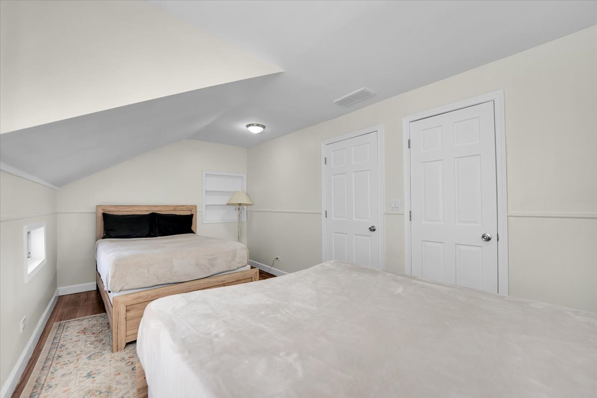 49 N Lake Avenue Property Photo 30