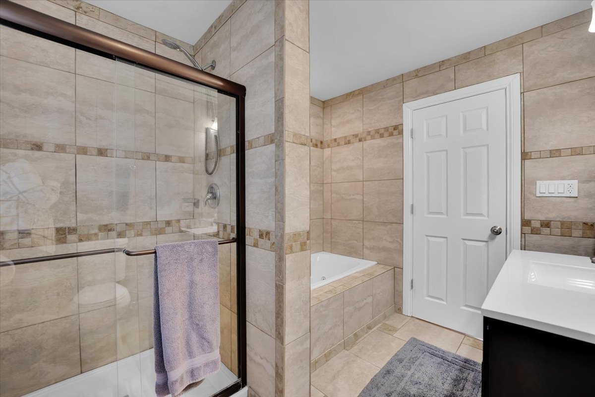 49 N Lake Avenue Property Photo 32