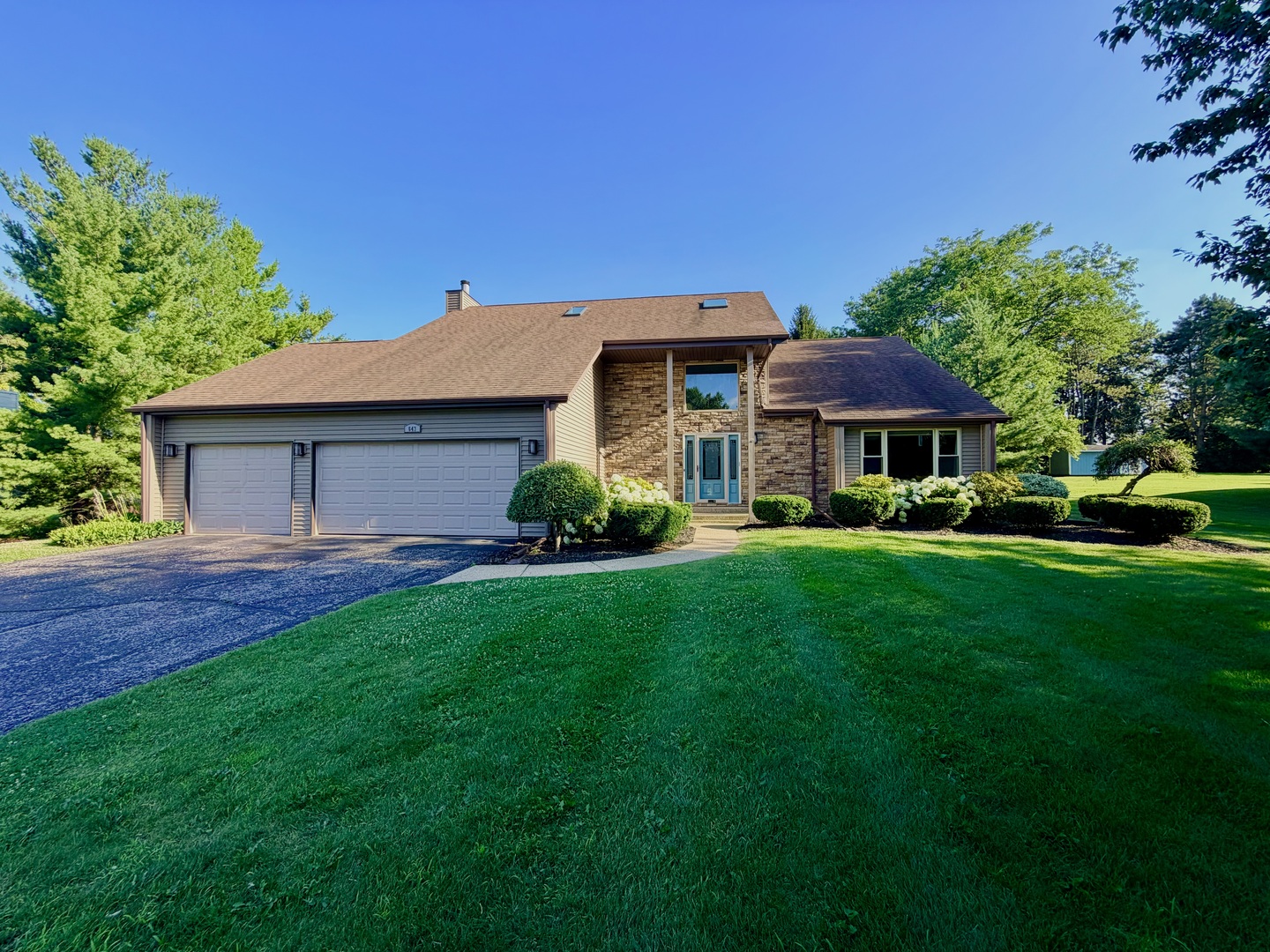 643 Lindgren Lane Property Photo 1
