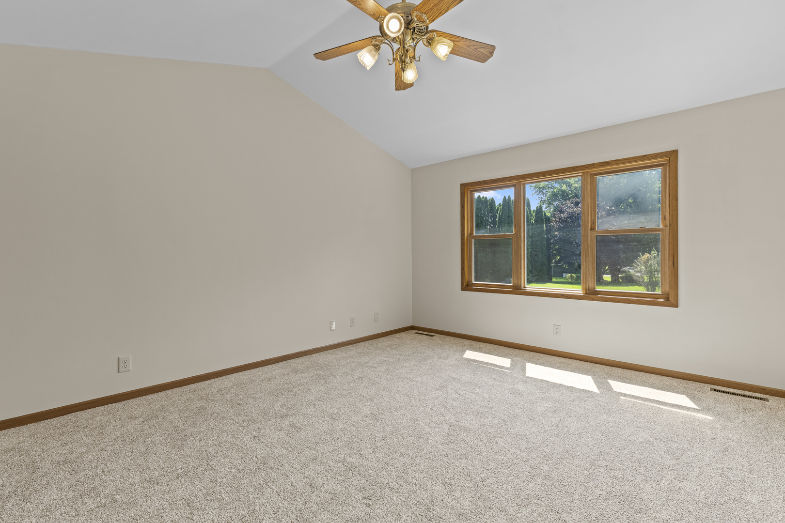 643 Lindgren Lane Property Photo 33