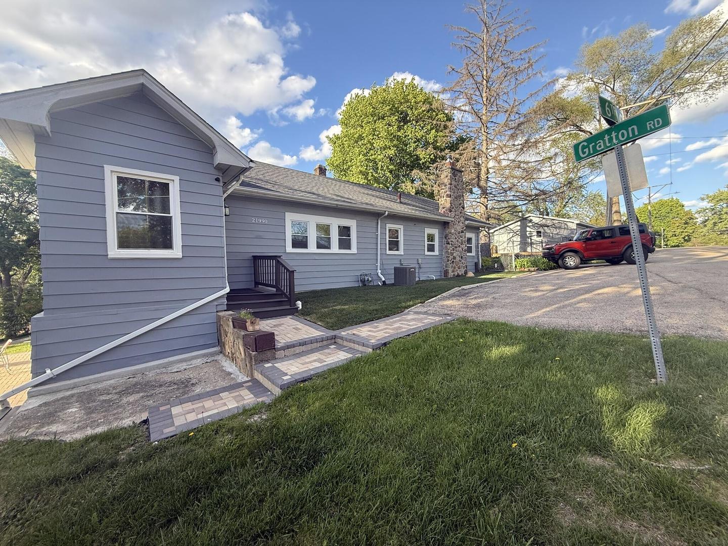 21990 W 6th Street Property Photo 2