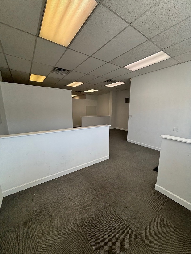 2008 W Chicago Avenue Property Photo 6