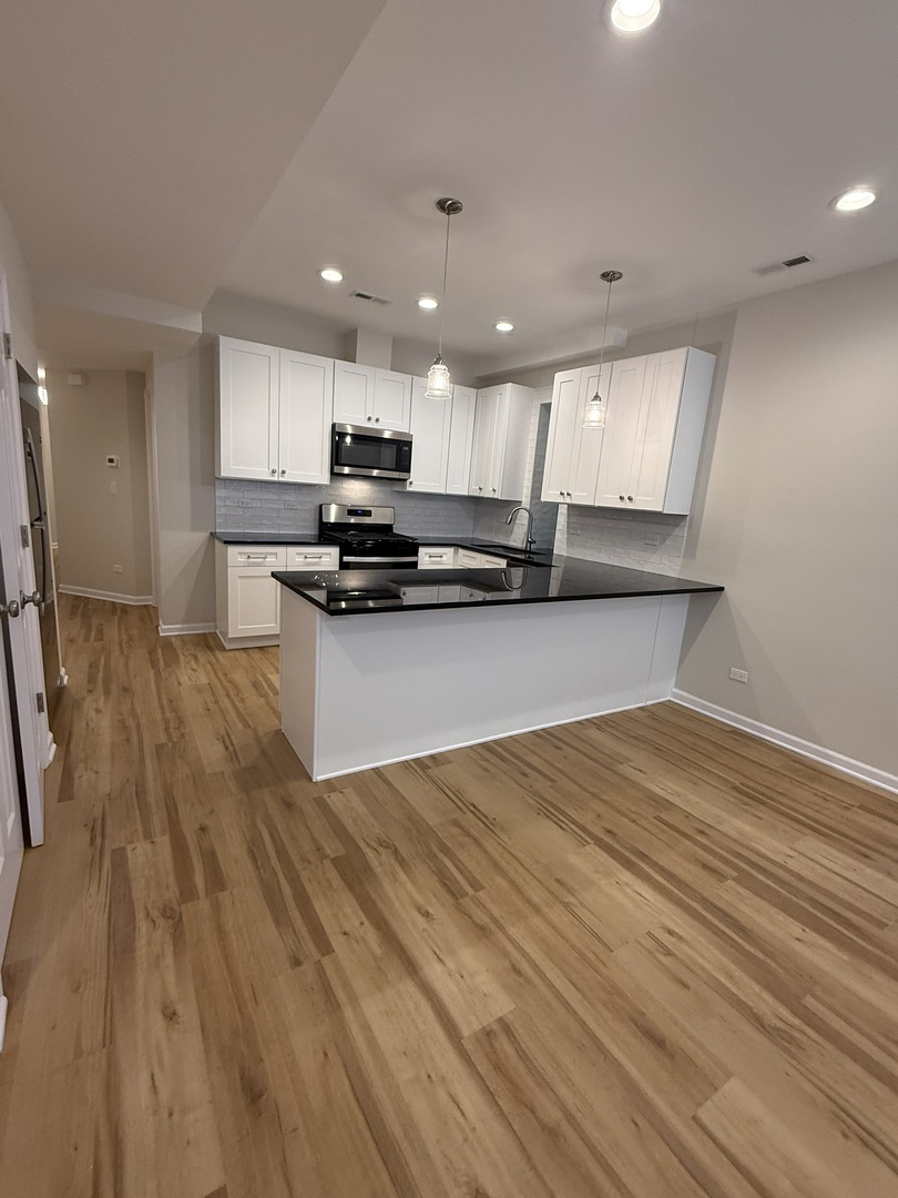5751 W Higgins Avenue 1s Property Photo 2