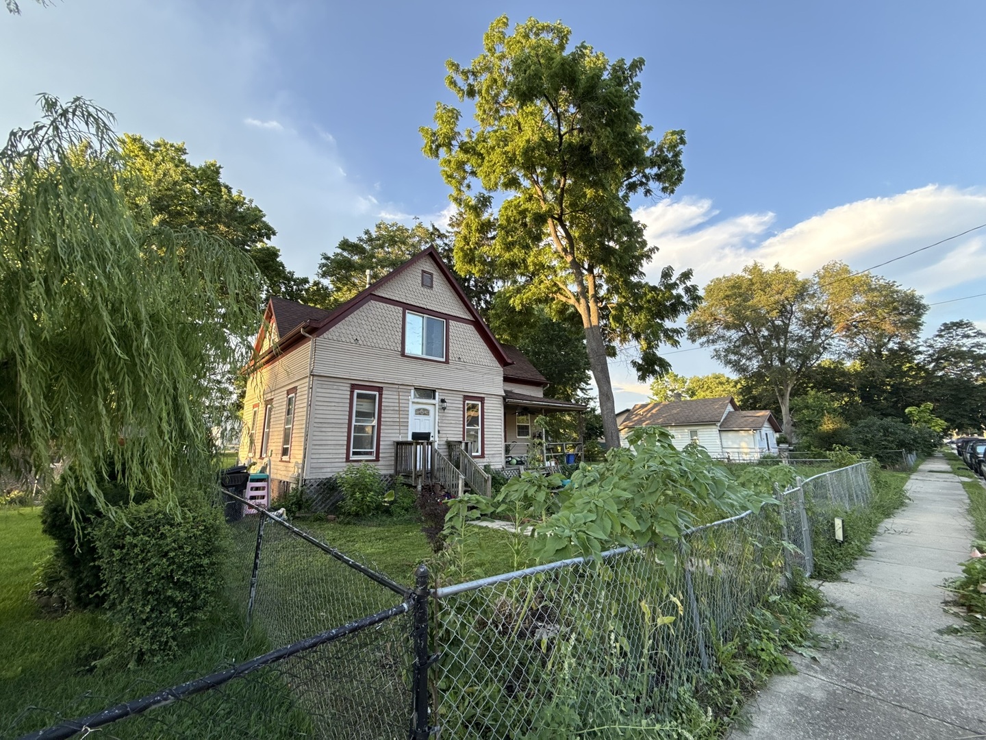 1009 W Monroe Street Property Photo 1
