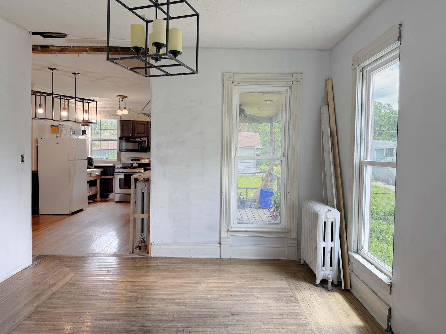 1009 W Monroe Street Property Photo 5
