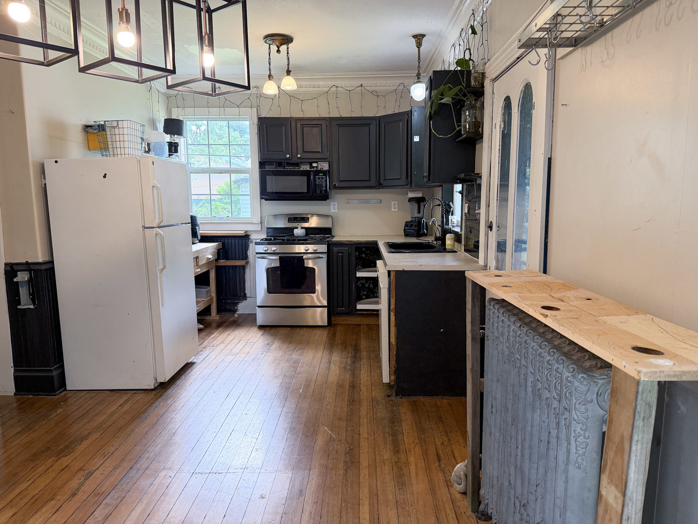 1009 W Monroe Street Property Photo 6
