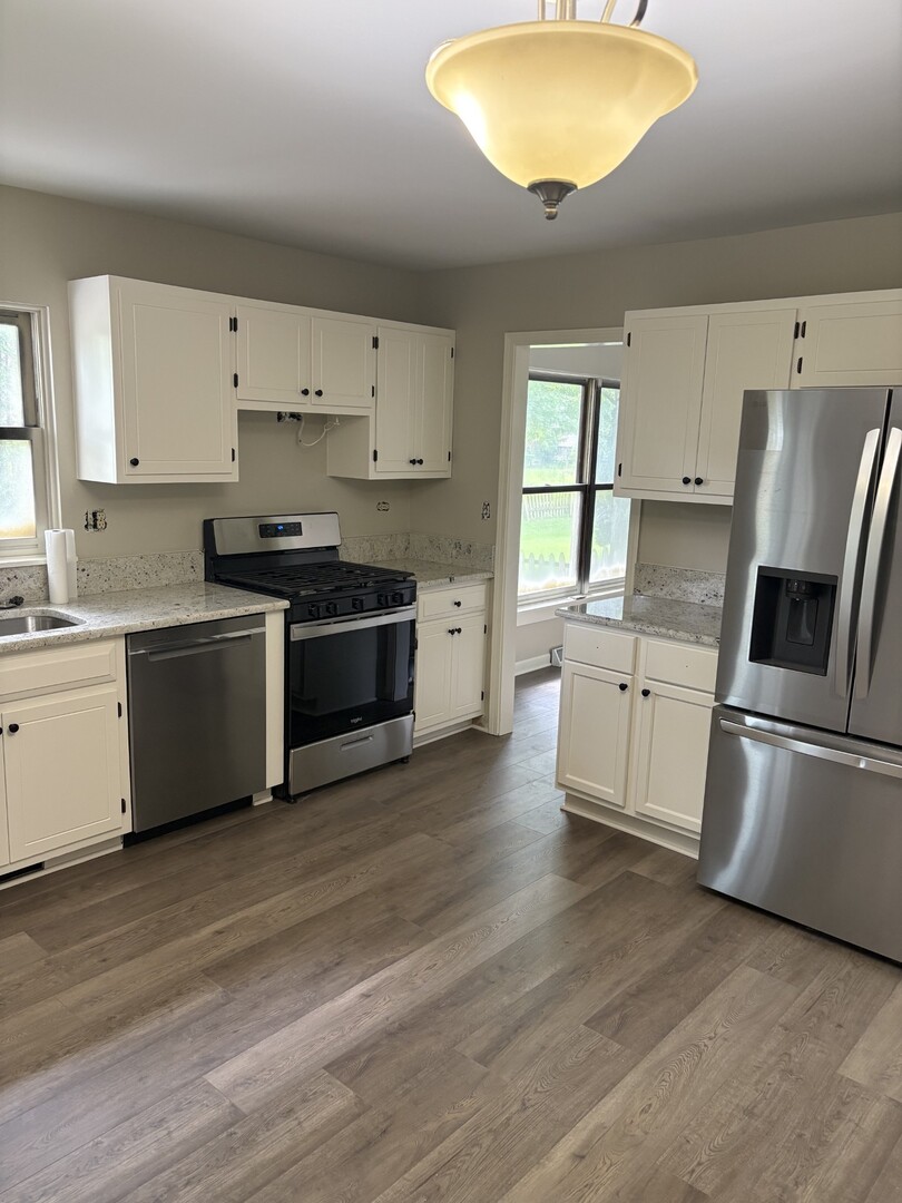 2284 Salisbury Drive Property Photo 4
