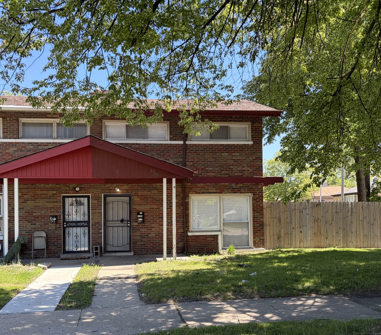 6759 S Calumet Avenue Property Photo 1